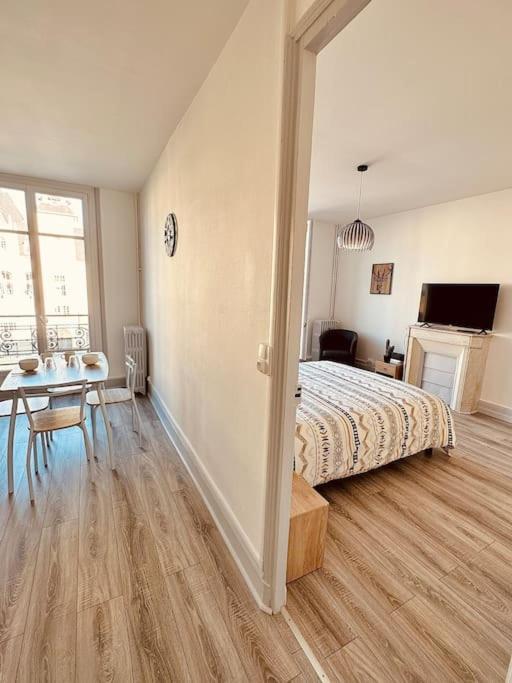 Appartement Studio De La Belle Vue à Charleville-Mézières Extérieur photo